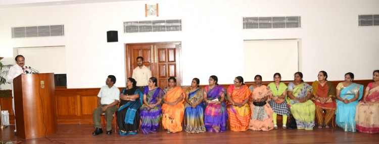 vice president interacts with officials of andhra pradesh secretariat