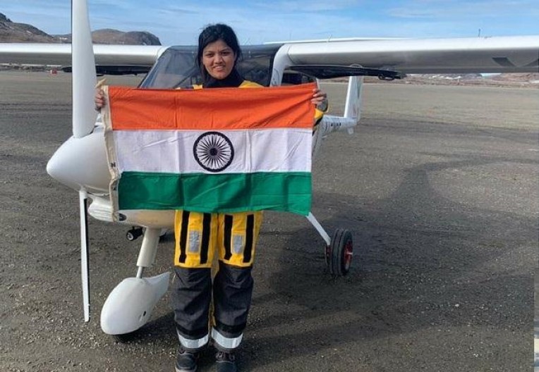 अटलांटिक व प्रशांत में उड़ान
