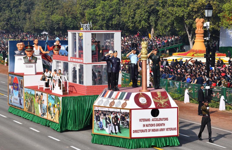 पूर्व सैनिकों की झांकी