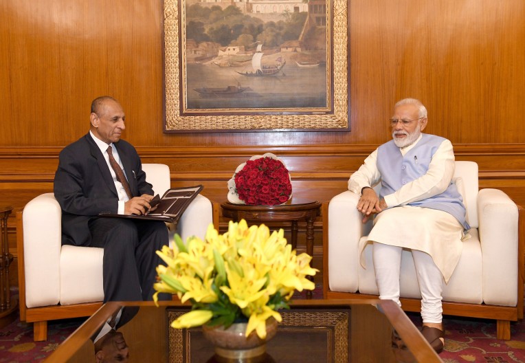 नरसिम्हन की नरेंद्र मोदी से मुलाकात