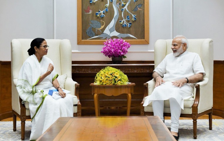 ममता बनर्जी की नरेंद्र मोदी से भेंट