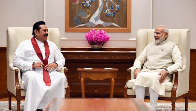 महिंदा राजपक्षे की नरेंद्र मोदी से भेंट