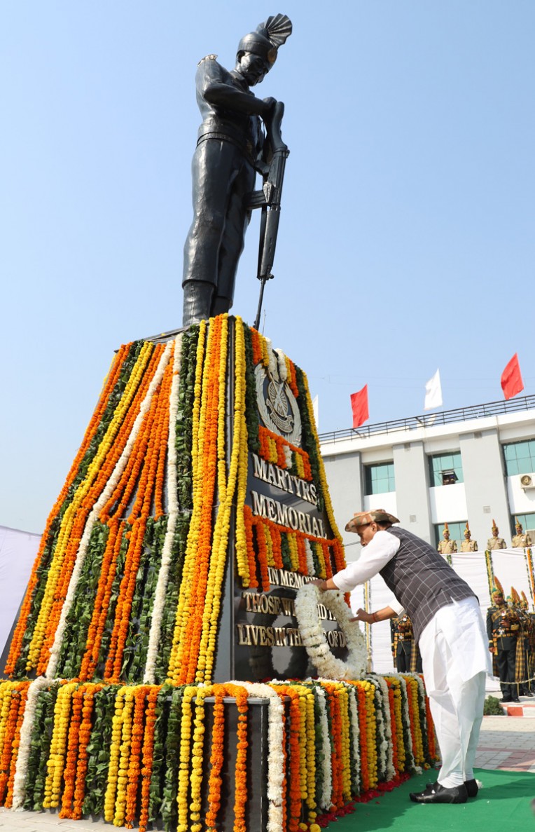 शहीद जवानों को भावभीनी श्रद्धांजलि