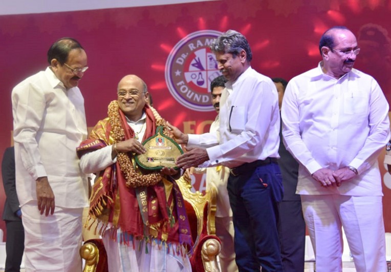 उपराष्ट्रपति ने किया सम्मानित