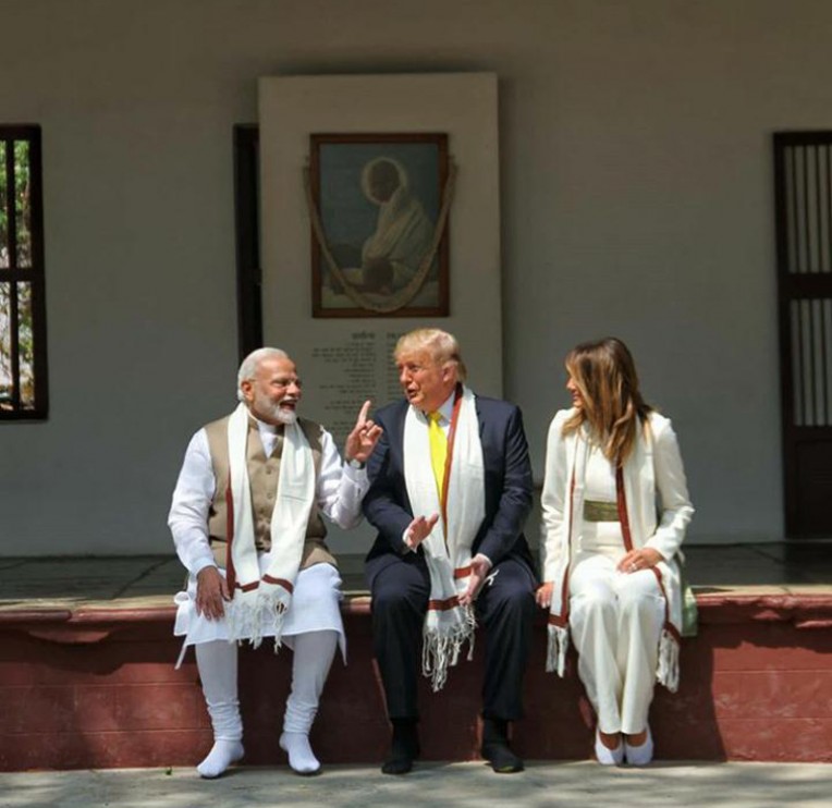 साबरमती आश्रम में मोदी और ट्रंप