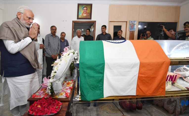 प्रधानमंत्री की अनंत कुमार को श्रद्धांजलि