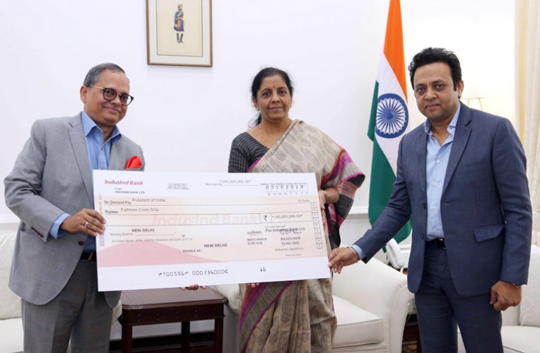 बीईएमएल ने दिया रक्षामंत्री को लाभांश