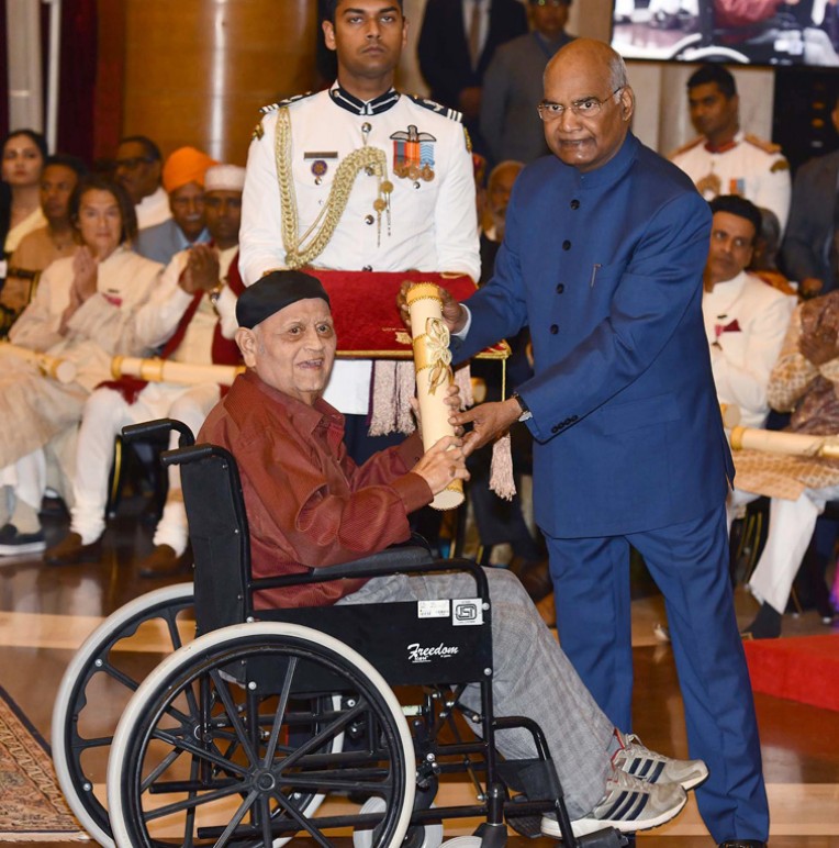 राष्ट्रपति ने पद्मश्री सम्मान दिया