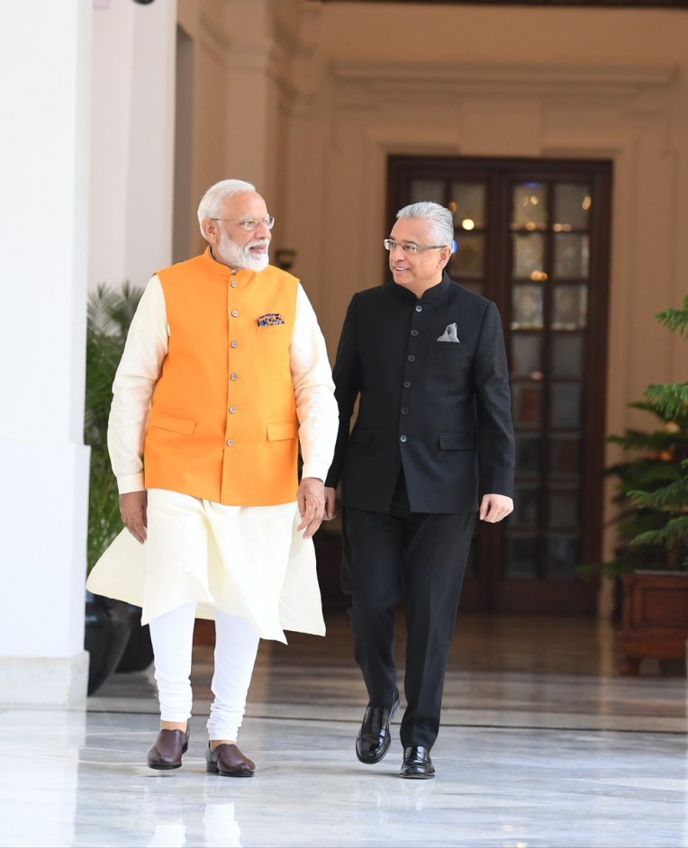 नरेंद्र मोदी और मॉरीशस के प्रधानमंत्री