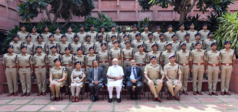 प्रधानमंत्री से मिले पुलिस सेवा के प्रोबेशनर