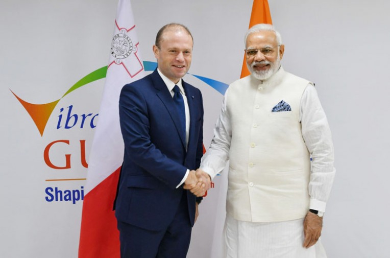 माल्टा के प्रधानमंत्री से मिले मोदी