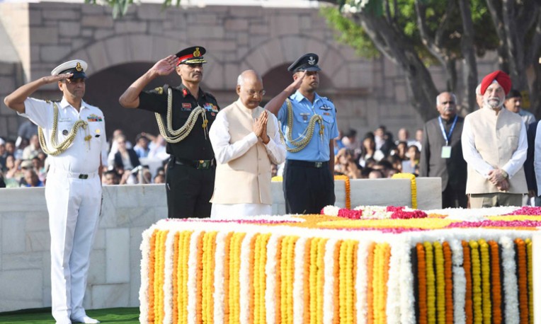 राष्ट्रपति ने किया गांधीजी को नमन