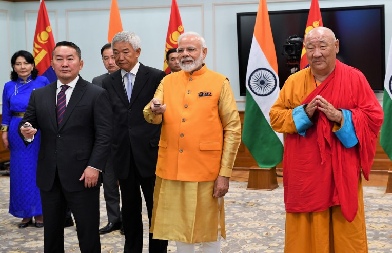 भगवान बुद्ध की प्रतिमा का अनावरण