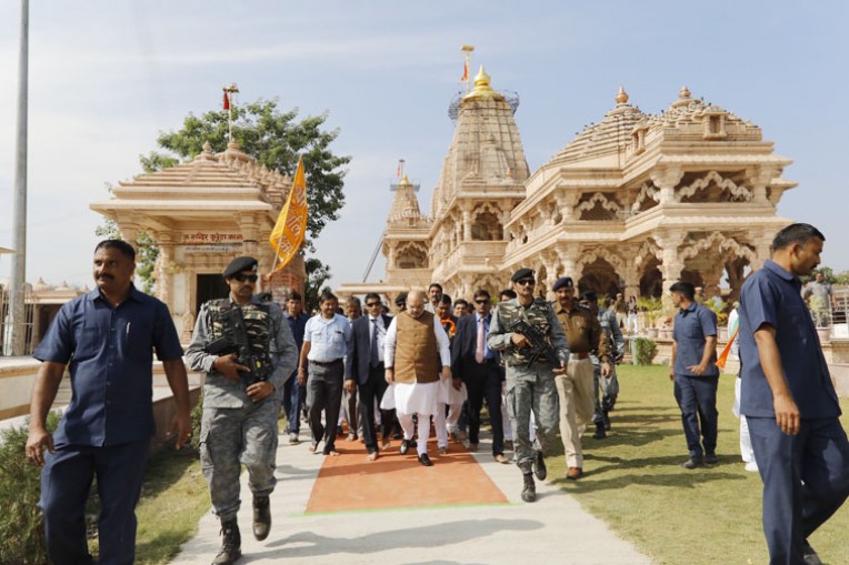 अमित शाह का संवाली सेठी मंदिर दौरा