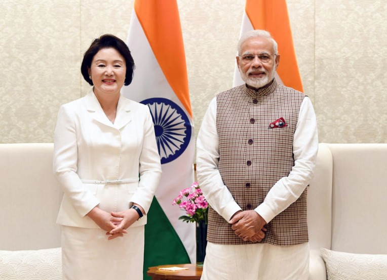 किम जंग-सूक से मोदी की भेंट