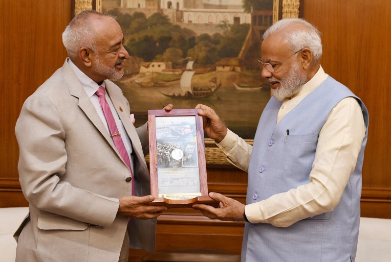 प्रधानमंत्री नरेंद्र मोदी से मुलाकात