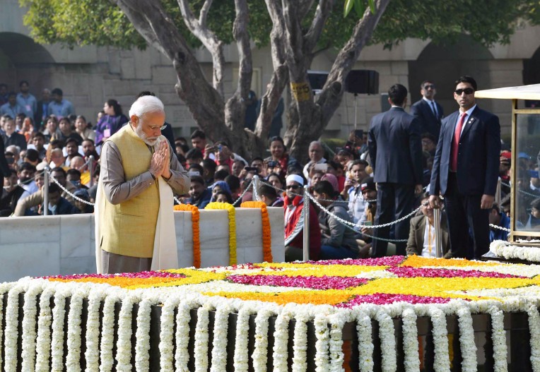 मोदी का महात्मा गांधी को नमन