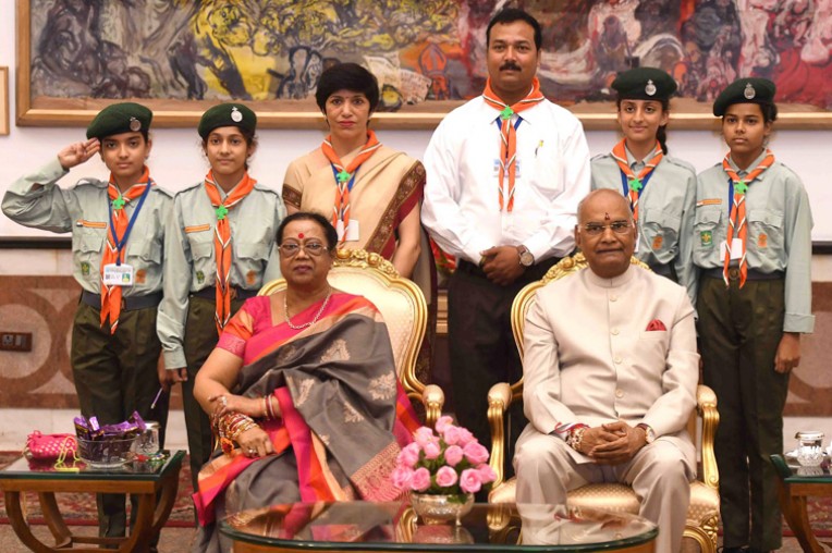 रक्षाबंधन पर बच्चों से मिले राष्ट्रपति