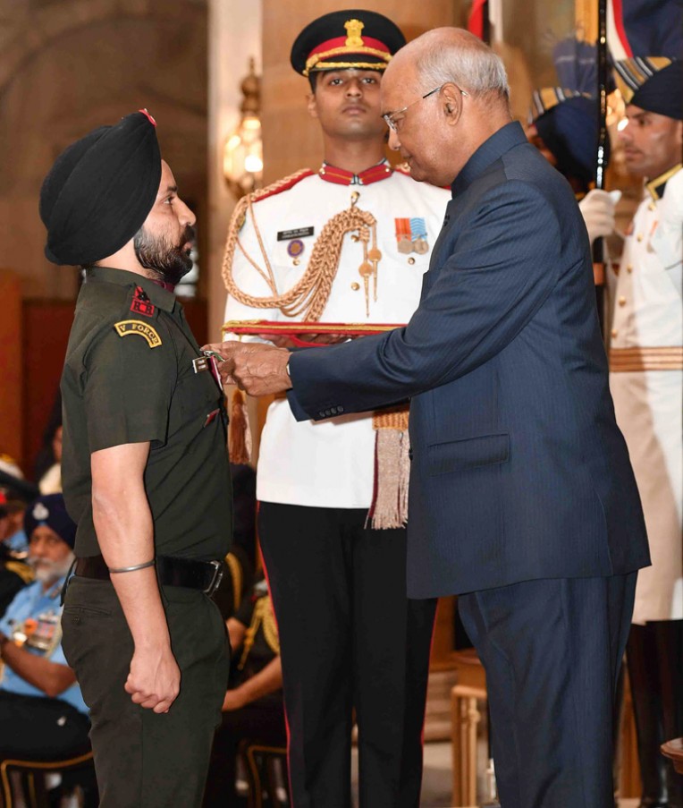 कैप्टन कनिंदर शौर्य चक्र से सम्मानित