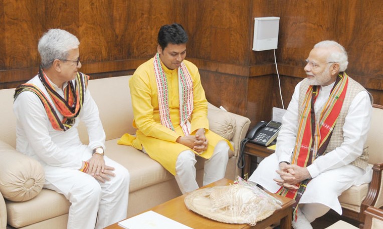 त्रिपुरा के मुख्यमंत्री मोदी से मिले