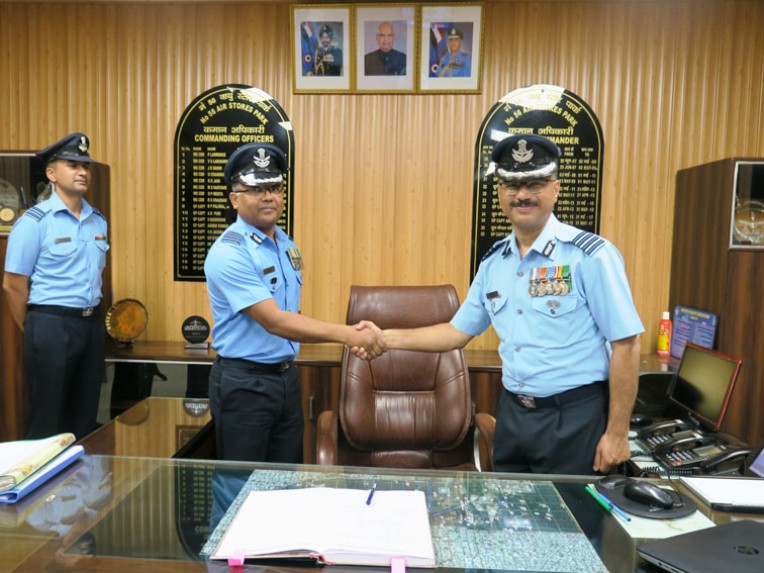 ग्रुप कैप्‍टन चंद्रशेखर भट्ट को नई कमान