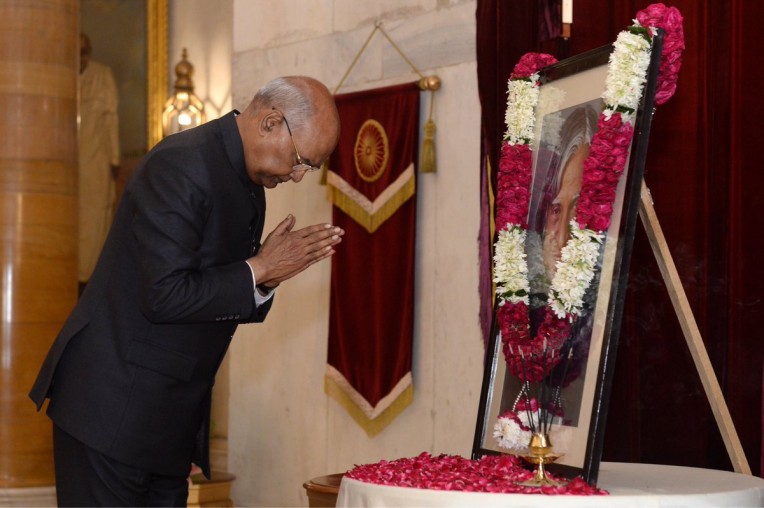 कोविंद ने डॉ कलाम को नमन किया