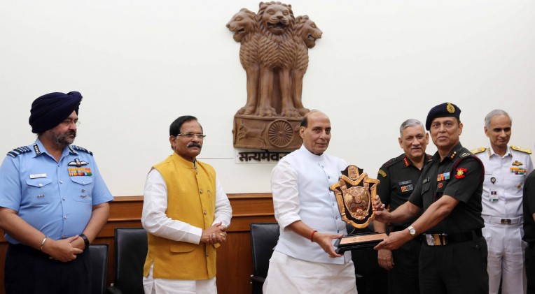लखनऊ कमांड को रक्षामंत्री ट्रॉफी