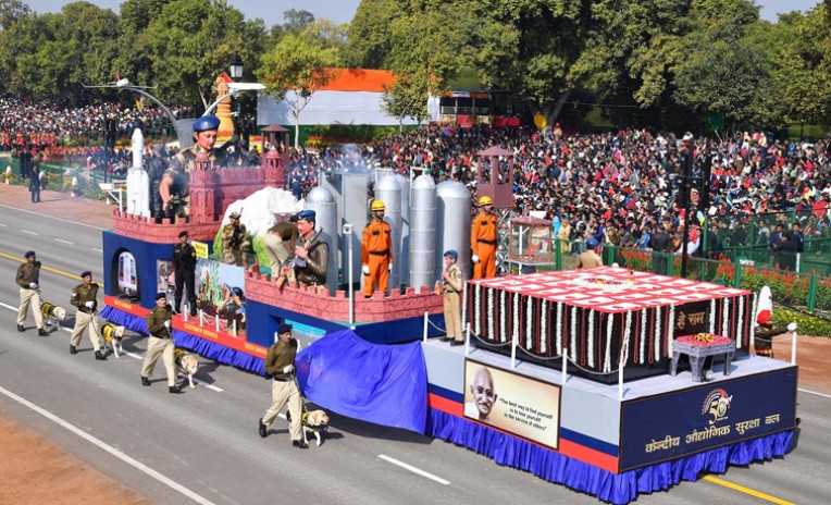सीआईएसएफ की झांकी
