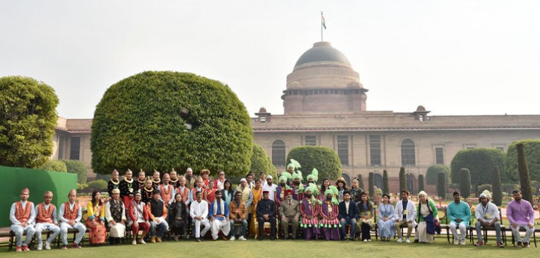 कलाकारों के बीच राष्ट्रपति