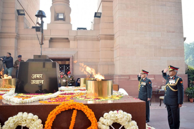 अमर जवानों को श्रद्धांजलि