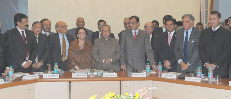 उद्योगपतियों के साथ प्रणब मुखर्जी-pranab mukherjee with industrialists